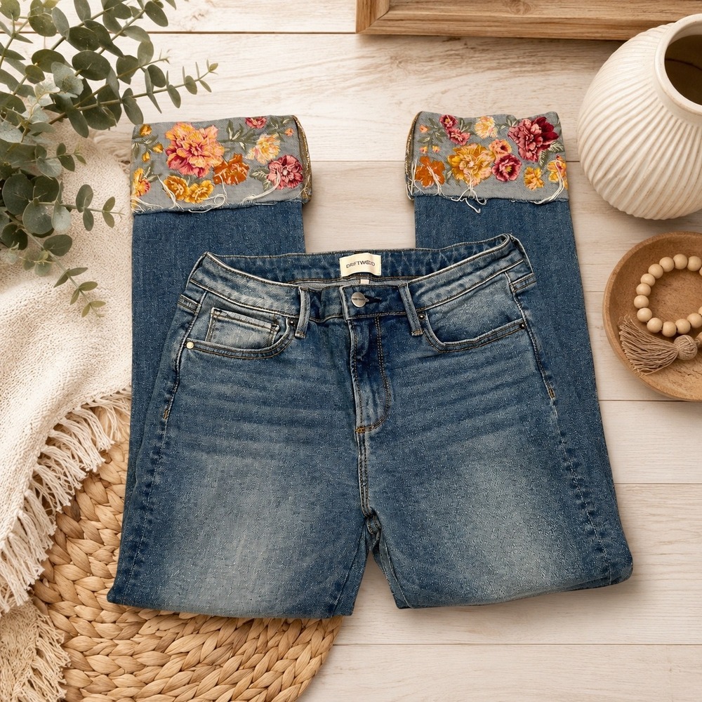 Driftwood Charlee Jeans Size 6 Bluebell Fleur Floral Embroidered Cuff Boho Crop